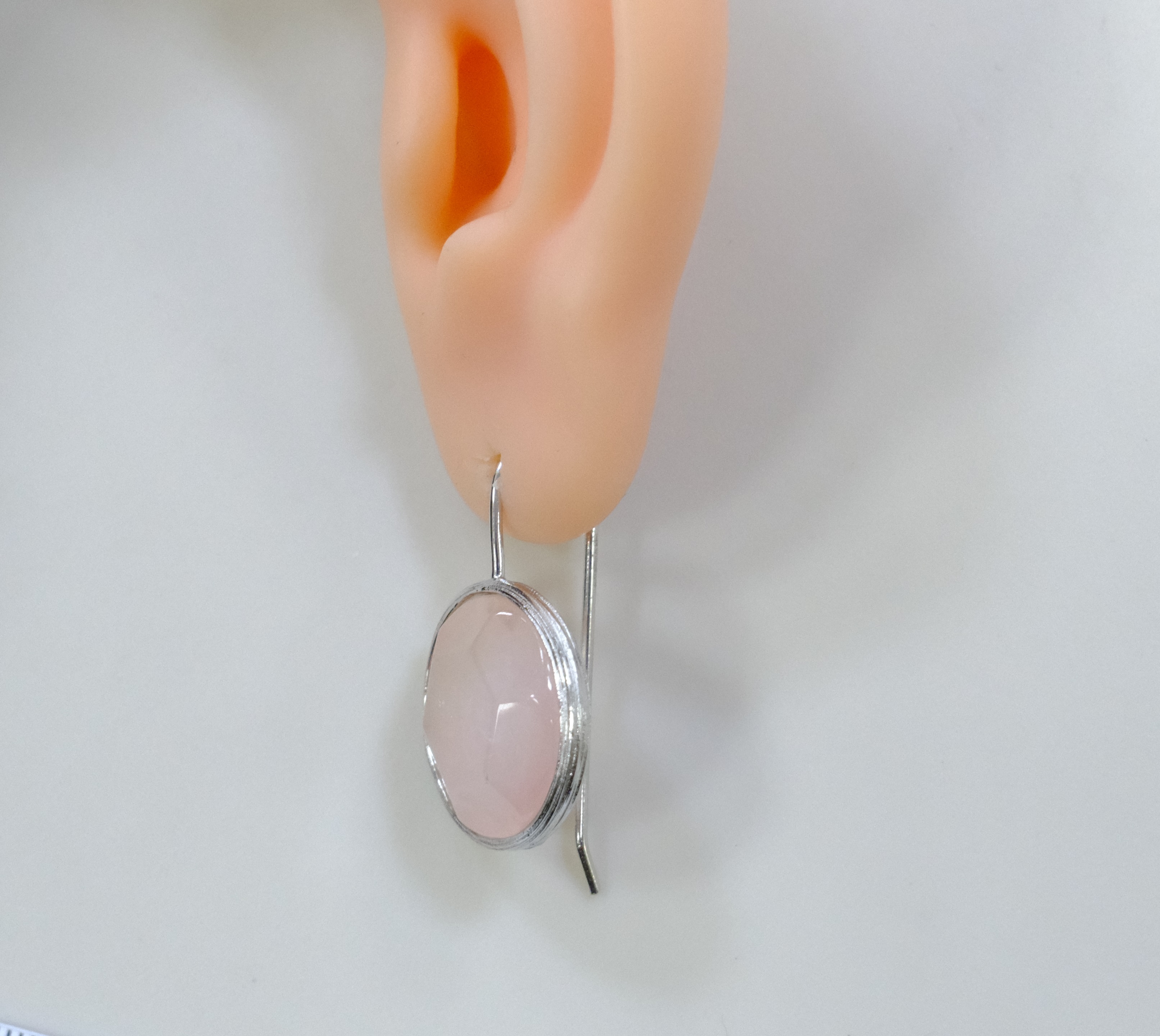 Серебряные серьги с морганитами